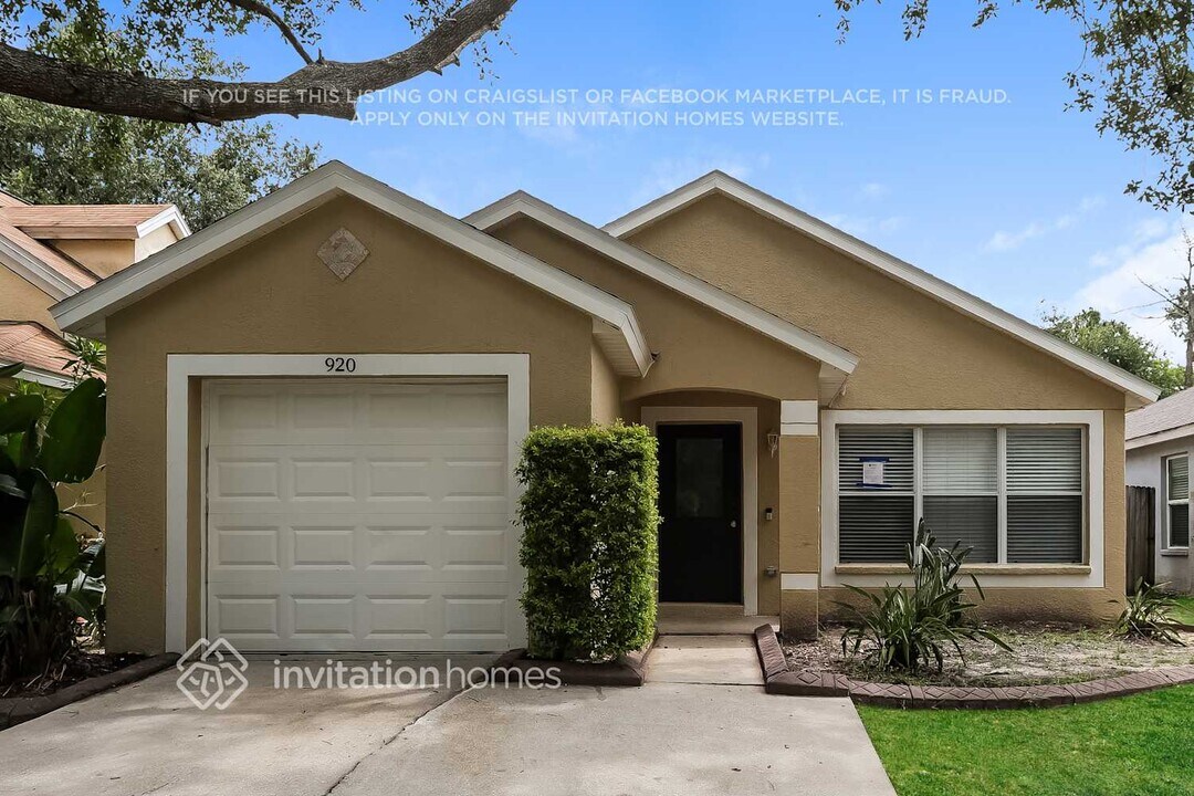 920 Cape Cod Cir in Valrico, FL - Building Photo