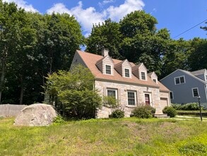 22 Douglas Rd in Lynnfield, MA - Building Photo - Building Photo