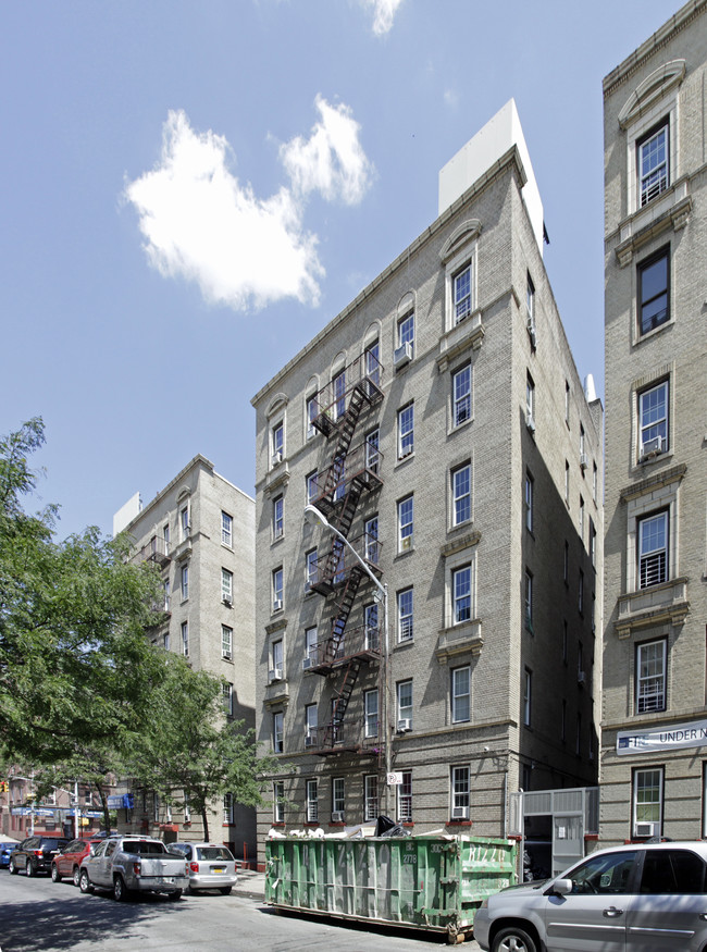 75 W 190th St in Bronx, NY - Building Photo - Building Photo