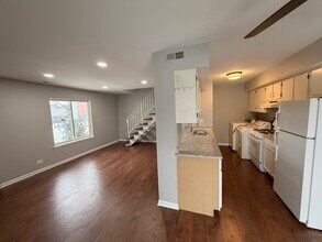 1593 Cornell Pl in Hoffman Estates, IL - Building Photo - Building Photo