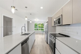 2505 NE 193rd St in Aventura, FL - Foto de edificio - Building Photo