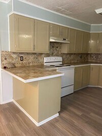 105 Simon Latour Rd photo'