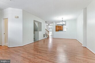 2519 Dog Leg Ct in Crofton, MD - Building Photo - Building Photo