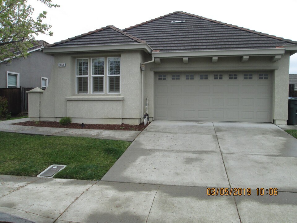3061 Red Maple Ct in Vacaville, CA - Building Photo