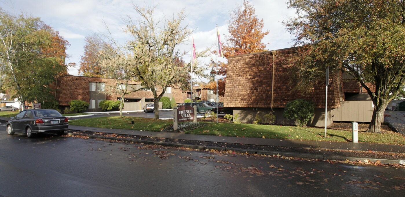 French Villa Apartment Homes in Beaverton, OR - Foto de edificio