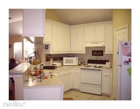 3313 Forestwood Dr in Bryan, TX - Building Photo - Building Photo