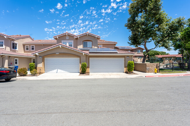 Chollas Heights Military Housing in San Diego, CA - Foto de edificio - Building Photo