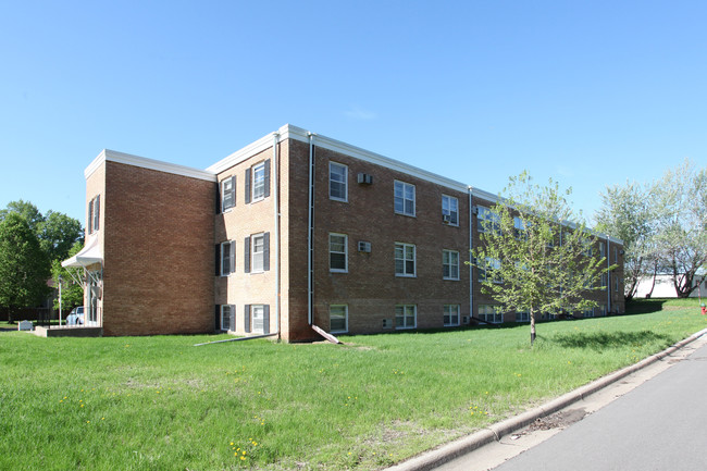 Q-2 in St. Louis Park, MN - Foto de edificio - Building Photo