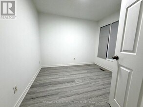 5246 Alicante St in Mississauga, ON - Building Photo - Building Photo