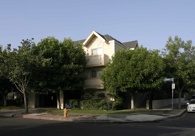 5269 Satsuma Ave in North Hollywood, CA - Building Photo - Building Photo