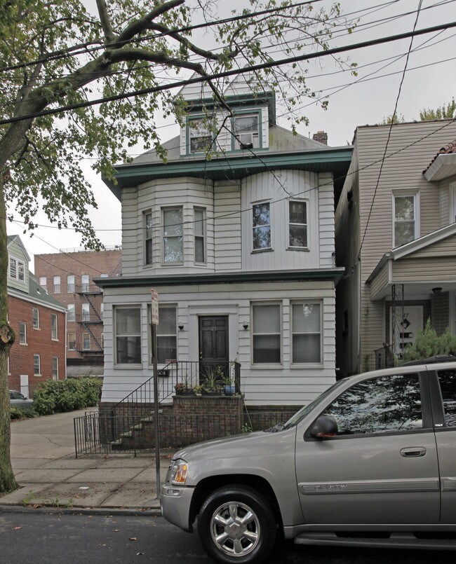 25 Reservoir Ave in Jersey City, NJ - Building Photo - Building Photo