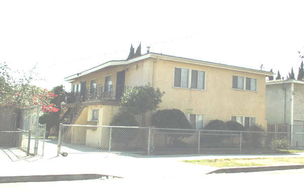 2928-2930 E 16th St in Long Beach, CA - Foto de edificio - Building Photo