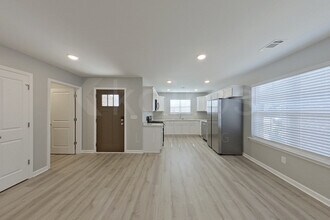 383 Angela St in Prattville, AL - Foto de edificio - Building Photo