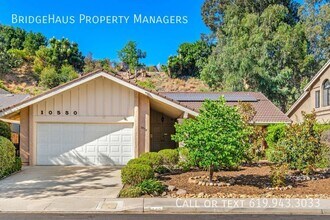 10550 Canyon Lake Dr in San Diego, CA - Building Photo - Building Photo