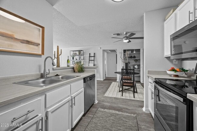 1320 N McQueen Rd, Unit A1 in Chandler, AZ - Building Photo - Building Photo