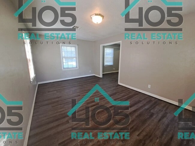 115 W Marshall Dr in Midwest City, OK - Building Photo - Building Photo