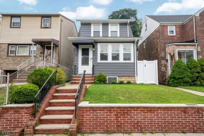 73 Ilford Ave