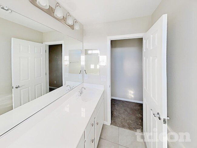 8636 E Posada Ave in Mesa, AZ - Building Photo - Building Photo