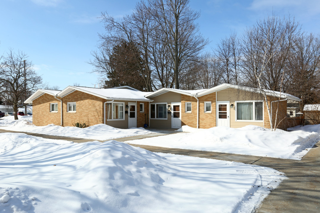 Kiwanis Manor Apartments in Charlotte, MI - Building Photo