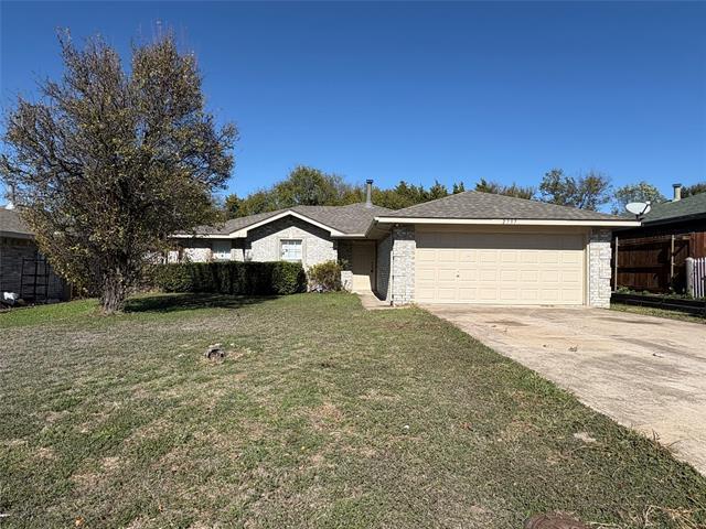 2737 Gant Dr in Lancaster, TX - Building Photo