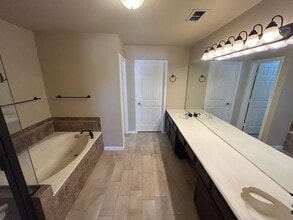 1352 Saddleback Ln in Lewisville, TX - Building Photo - Building Photo