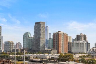 700 Grove St in Jersey City, NJ - Building Photo - Building Photo