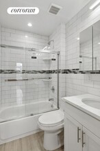 338 W 72nd St in New York, NY - Building Photo - Building Photo