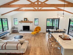 441 Oak Summit Rd in Millbrook, NY - Building Photo - Building Photo