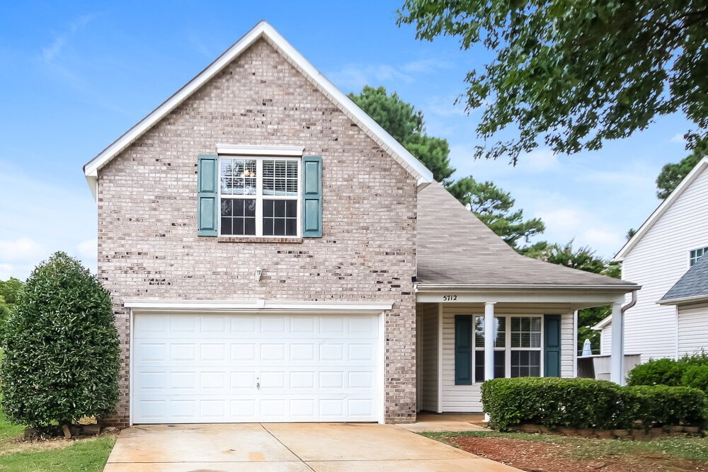 5712 Falls Ridge Ln in Charlotte, NC - Building Photo