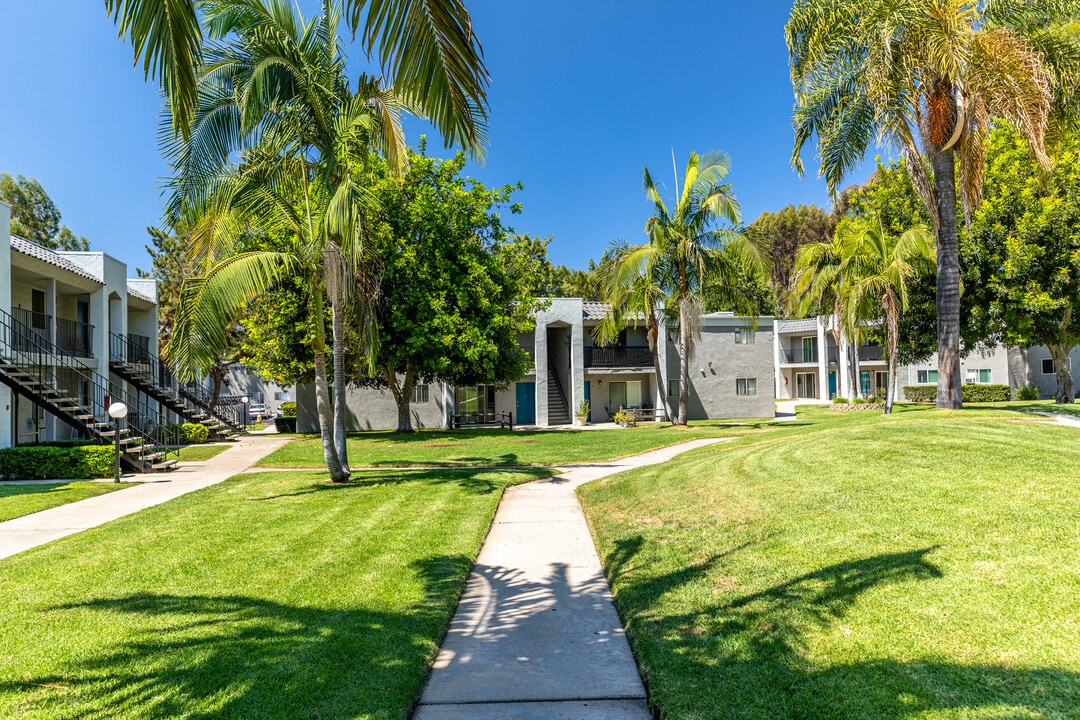 Carroll Apartments in San Diego, CA - Foto de edificio