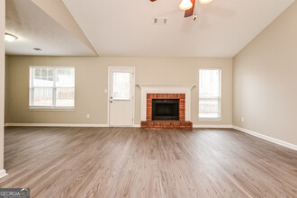 365 Westside Dr in Jonesboro, GA - Building Photo - Building Photo