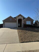 511 Rustic Creek Ln in Cave Springs, AR - Building Photo