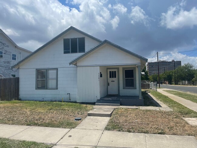 property at 1601 6th St