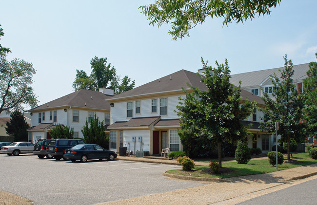 CNU Landing Apartments in Newport News, VA - Building Photo - Building Photo