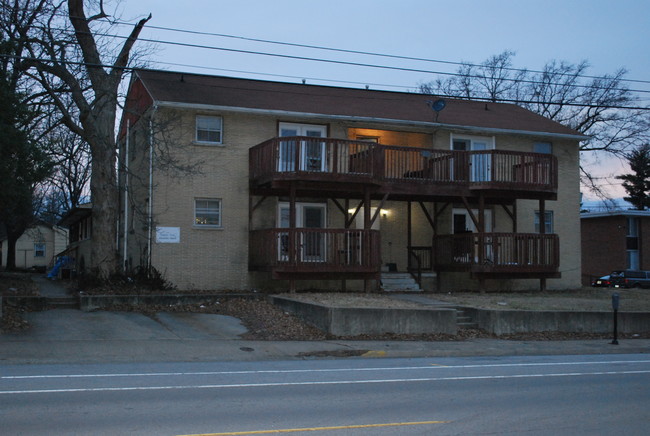 700 S Poplar St in Carbondale, IL - Building Photo - Other