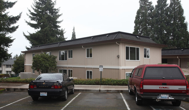 Juniper Gardens Apartments in Tacoma, WA - Building Photo - Building Photo