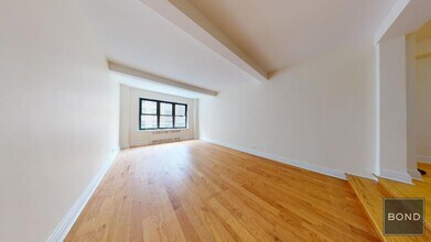 141 E 56th St in New York, NY - Building Photo - Building Photo