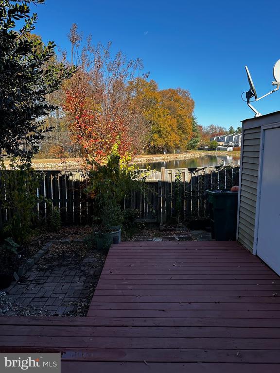 8305 Pondside Terrace in Alexandria, VA - Building Photo - Building Photo