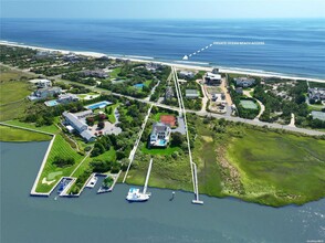 157 Dune Rd in Quogue, NY - Foto de edificio - Building Photo