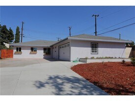 701 N Lincoln St in Orange, CA - Building Photo