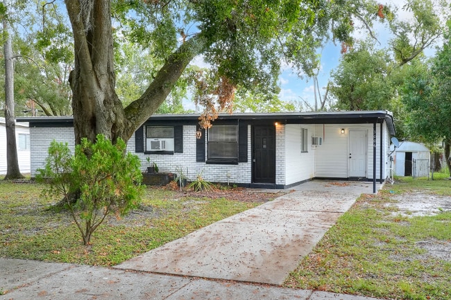 property at 3006 Pinedale Ave