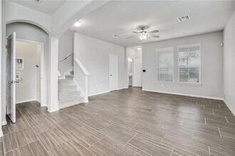 525 N Heatherwilde Blvd in Pflugerville, TX - Building Photo - Building Photo
