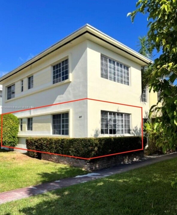 825 W 40th St in Miami Beach, FL - Building Photo