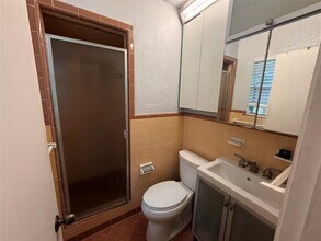 1205 Fieldcrest Dr in Austin, TX - Building Photo - Building Photo