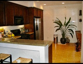 234 Tall Oak in Irvine, CA - Building Photo - Building Photo