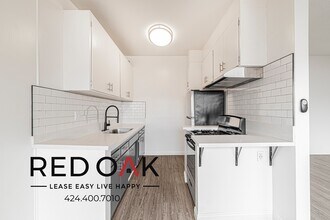 1051 N Ogden Dr in West Hollywood, CA - Foto de edificio - Building Photo