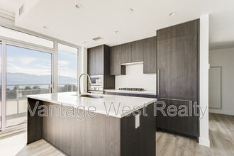 238 Leon Ave in Kelowna, BC - Building Photo - Building Photo