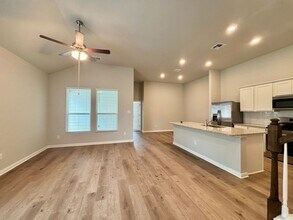 414-414 Nespral Dr in San Antonio, TX - Building Photo - Building Photo