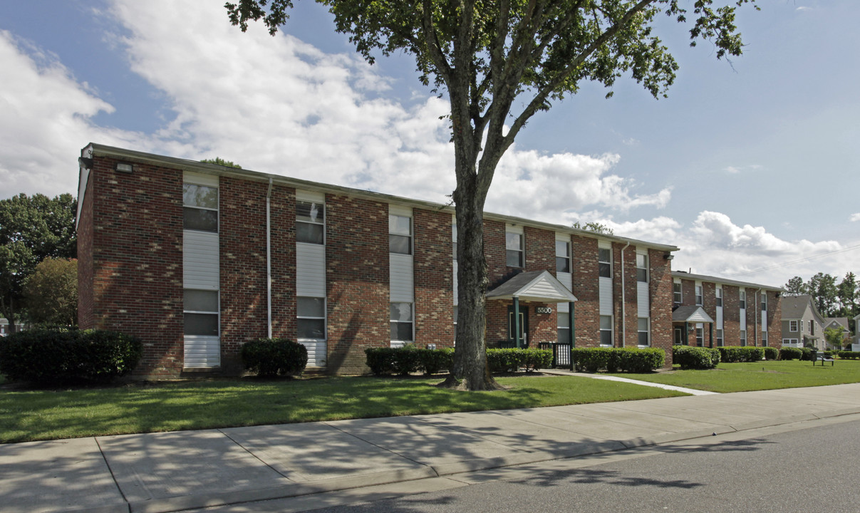 Belleville Meadows in Suffolk, VA - Foto de edificio