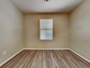 10753 Bayview House Ave in Las Vegas, NV - Building Photo - Building Photo